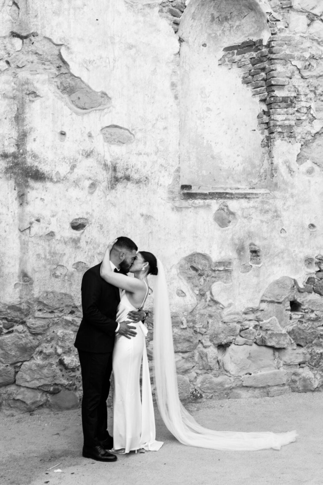 How to Take Mission San Juan Capistrano Wedding Photos How to Take Mission San Juan Capistrano Wedding Photos
