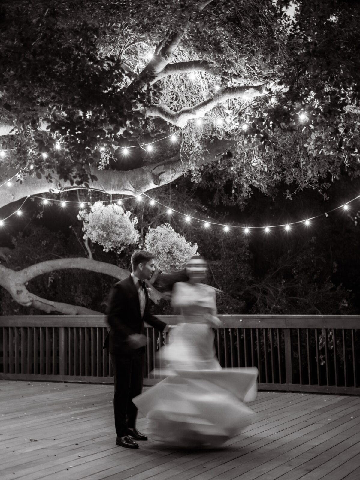 couple first dance at the 1909 